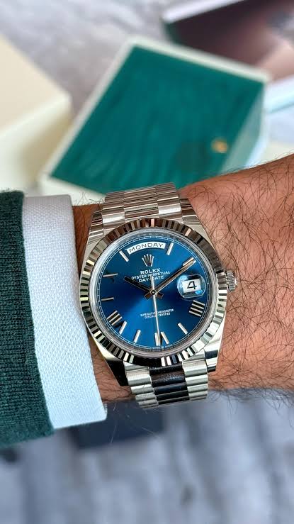 Rolex Oyster Perpetual Day-Date 40 – Blue Dial with Roman Numerals