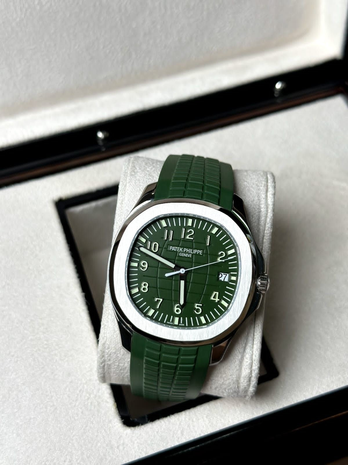 Patek Philippe Aquanaut – Khaki Green Dial