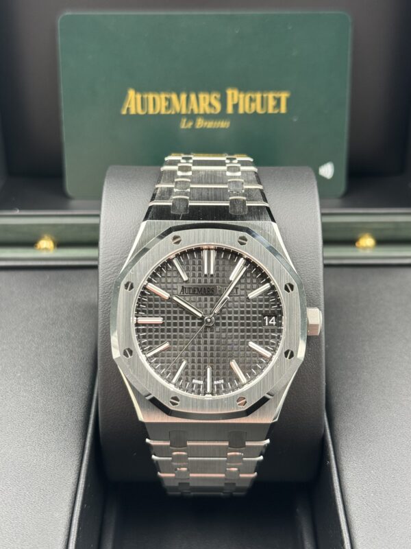 Audemars Piguet Royal Oak Selfwinding – Stainless Steel & Silver Dial