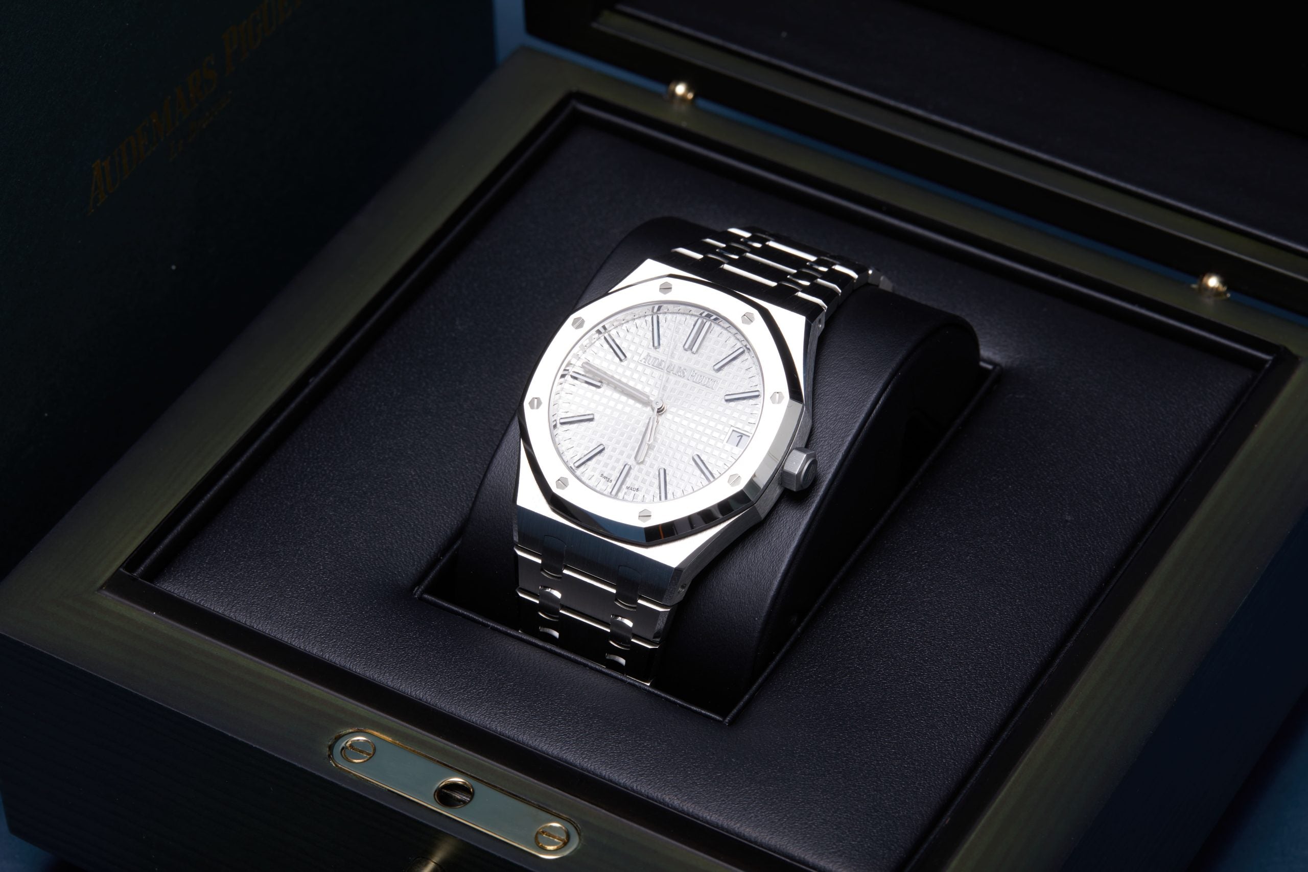 Audemars Piguet Royal Oak Selfwinding – Stainless Steel & Silver Dial