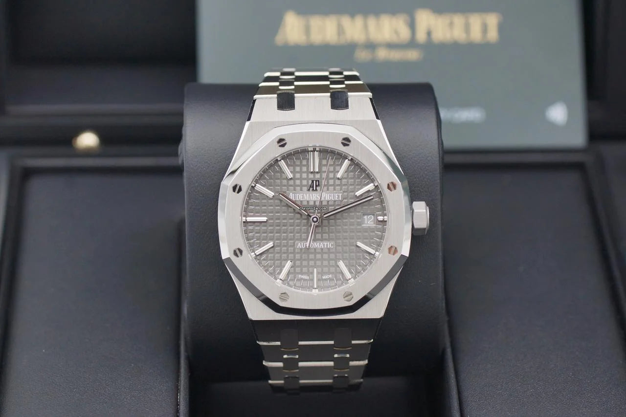 Audemars Piguet Royal Oak Selfwinding – Stainless Steel & Silver Dial