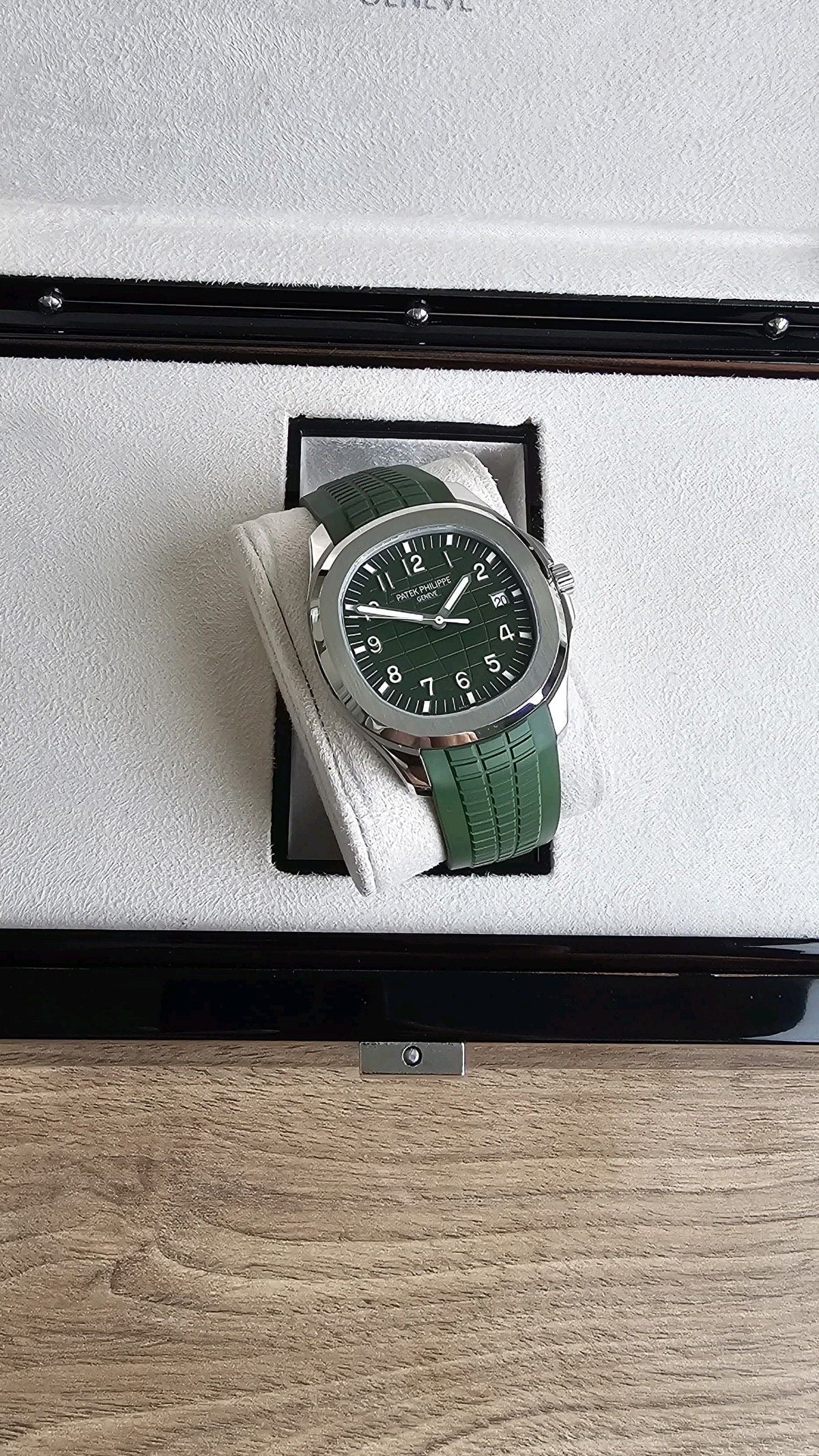 Patek Philippe Aquanaut – Khaki Green Dial