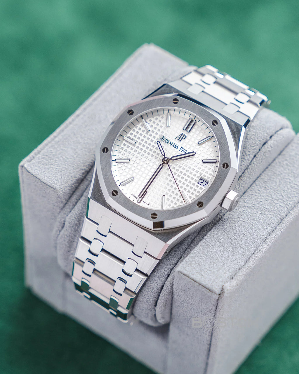 Audemars Piguet Royal Oak Selfwinding – Stainless Steel & Silver Dial