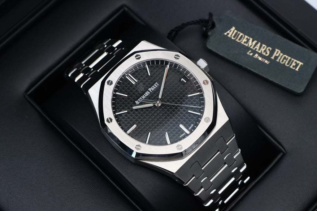 Audemars Piguet Royal Oak "Jumbo" Extra-Thin – White Gold Black Dial