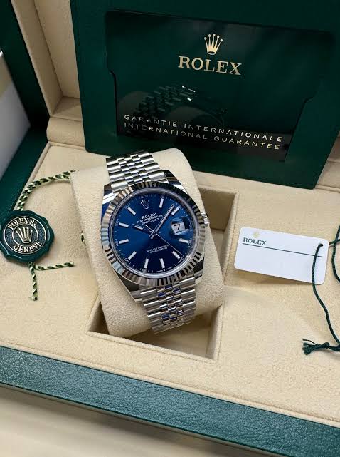 Rolex Datejust 41 – Blue Dial – Stainless Steel – Jubilee Bracelet – Fluted Bezel